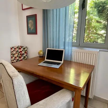 Kanela, Charming In Feriehus *